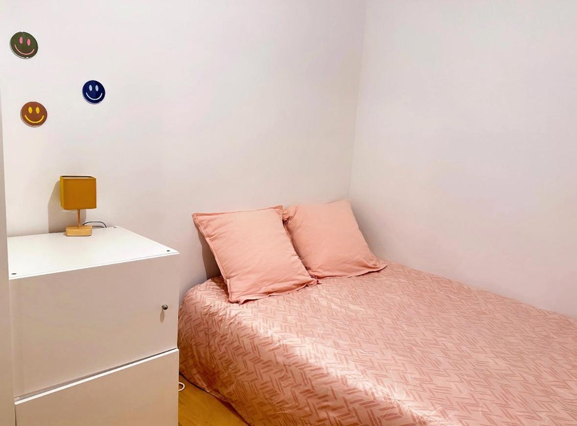 Cozy 3 Bedroom Apartment Dans Republique Parigi Esterno foto