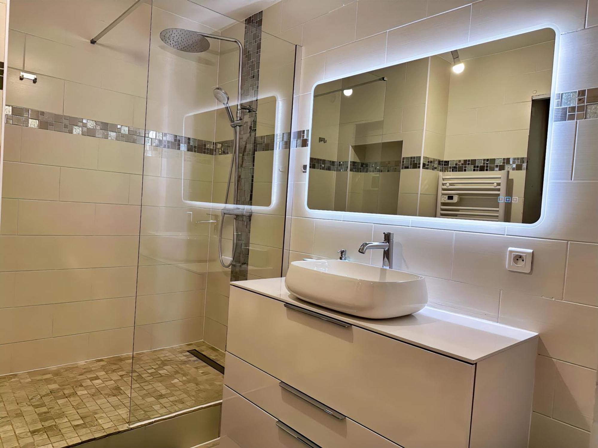 Cozy 3 Bedroom Apartment Dans Republique Parigi Esterno foto